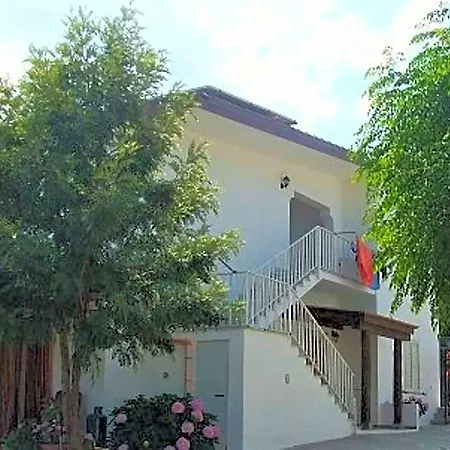 Entire House Otel Tertenìa